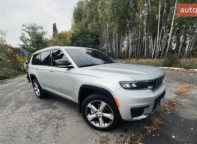 Джип Grand Cherokee 2021 у Києві на Automoto.ua Сірий Джип Grand Cherokee, об'ємом двигуна 3.6 л та пробігом 18 тис. км за 39999 $, фото 5 на Automoto.ua