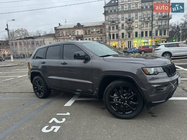 Джип Гранд Чероки 2021 в Киеве на Automoto.ua Серый Джип Гранд Чероки, объемом двигателя 3.6 л и пробегом 36 тыс. км за 30200 $, фото 2 на Automoto.ua
