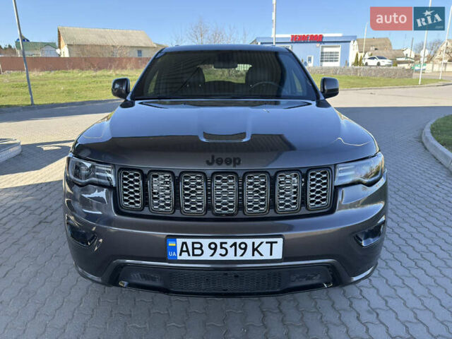 Сірий Джип Grand Cherokee, об'ємом двигуна 3.6 л та пробігом 82 тис. км за 25400 $, фото 3 на Automoto.ua