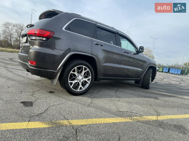 Серый Джип Гранд Чероки, объемом двигателя 3 л и пробегом 38 тыс. км за 46500 $, фото 9 на Automoto.ua