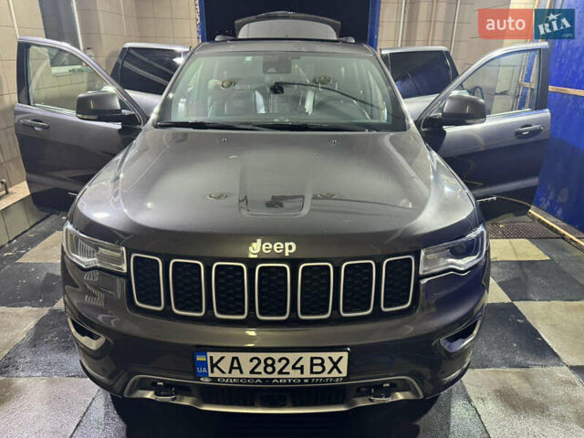 Джип Grand Cherokee 2021 у Умани на Automoto.ua Сірий Джип Grand Cherokee, об'ємом двигуна 2.99 л та пробігом 92 тис. км за 44000 $, фото 5 на Automoto.ua