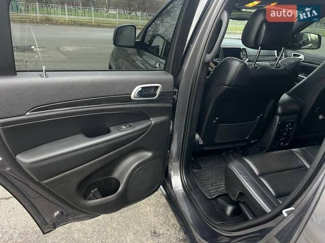 Серый Джип Гранд Чероки, объемом двигателя 3.6 л и пробегом 61 тыс. км за 25700 $, фото 21 на Automoto.ua