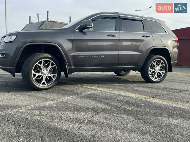 Серый Джип Гранд Чероки, объемом двигателя 3 л и пробегом 38 тыс. км за 46500 $, фото 23 на Automoto.ua