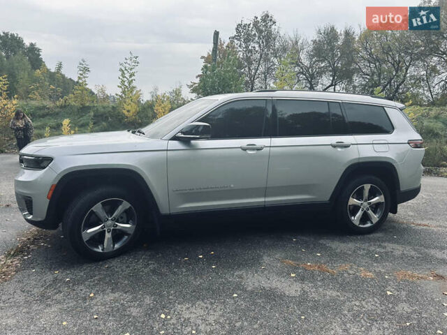 Джип Grand Cherokee 2021 у Києві на Automoto.ua Сірий Джип Grand Cherokee, об'ємом двигуна 3.6 л та пробігом 18 тис. км за 39999 $, фото 19 на Automoto.ua