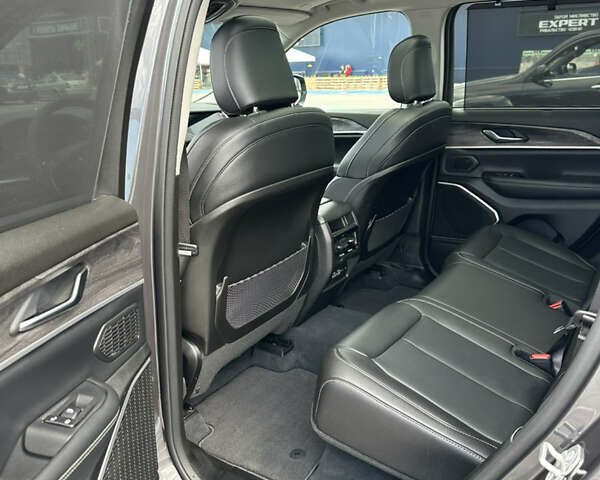 Серый Джип Гранд Чероки, объемом двигателя 2 л и пробегом 20 тыс. км за 50000 $, фото 18 на Automoto.ua