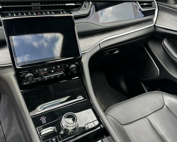 Серый Джип Гранд Чероки, объемом двигателя 2 л и пробегом 20 тыс. км за 50000 $, фото 15 на Automoto.ua