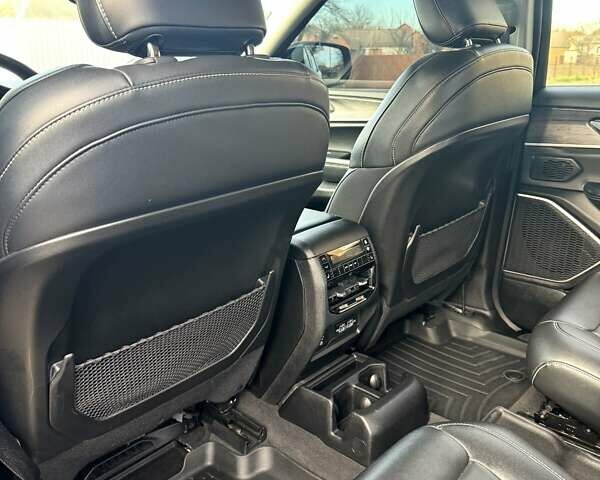 Серый Джип Гранд Чероки, объемом двигателя 3.61 л и пробегом 85 тыс. км за 45000 $, фото 5 на Automoto.ua