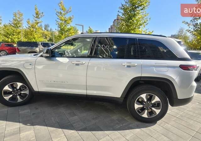 Серый Джип Гранд Чероки, объемом двигателя 2 л и пробегом 48 тыс. км за 48700 $, фото 1 на Automoto.ua