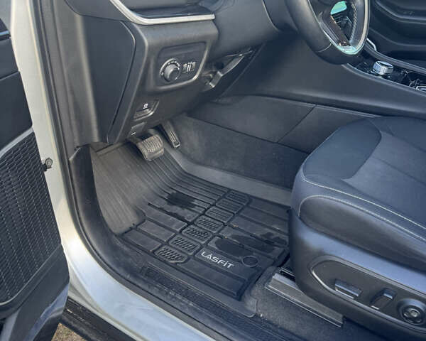 Серый Джип Гранд Чероки, объемом двигателя 3.6 л и пробегом 65 тыс. км за 34500 $, фото 9 на Automoto.ua