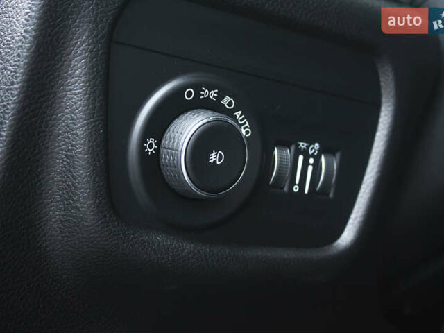 Серый Джип Гранд Чероки, объемом двигателя 3.6 л и пробегом 87 тыс. км за 39700 $, фото 27 на Automoto.ua