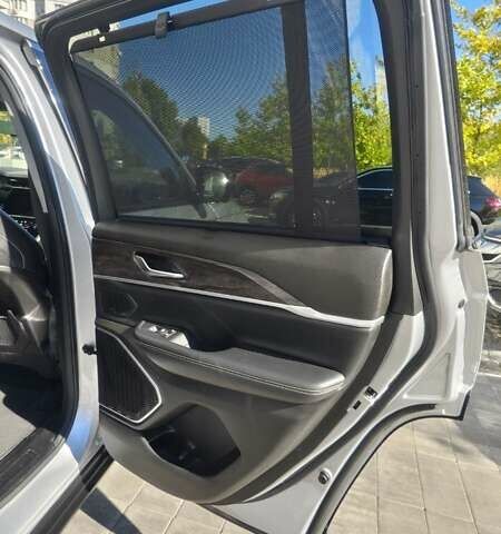 Серый Джип Гранд Чероки, объемом двигателя 2 л и пробегом 48 тыс. км за 48700 $, фото 23 на Automoto.ua