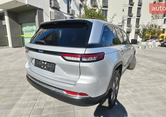 Серый Джип Гранд Чероки, объемом двигателя 2 л и пробегом 48 тыс. км за 48700 $, фото 4 на Automoto.ua