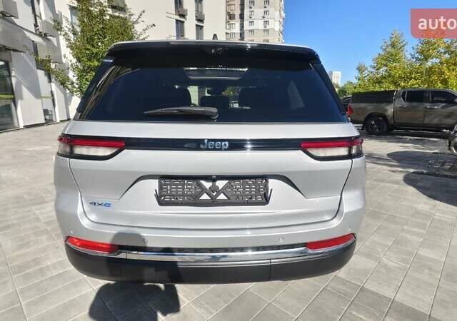 Серый Джип Гранд Чероки, объемом двигателя 2 л и пробегом 48 тыс. км за 48700 $, фото 5 на Automoto.ua