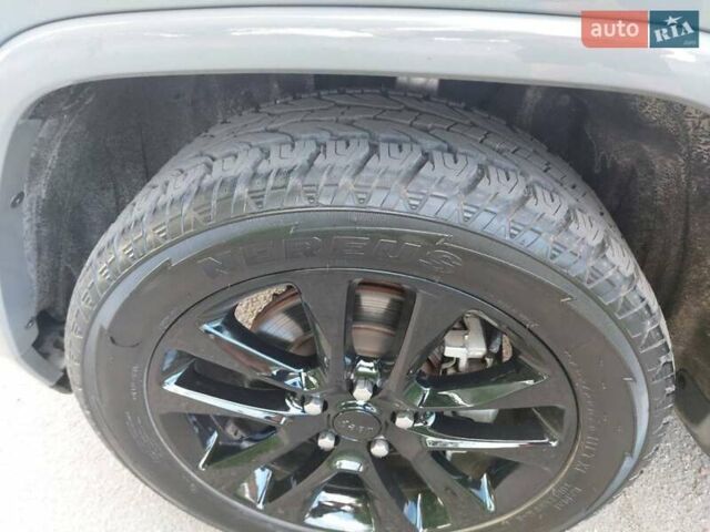 Сірий Джип Grand Cherokee, об'ємом двигуна 3.6 л та пробігом 33 тис. км за 28300 $, фото 25 на Automoto.ua