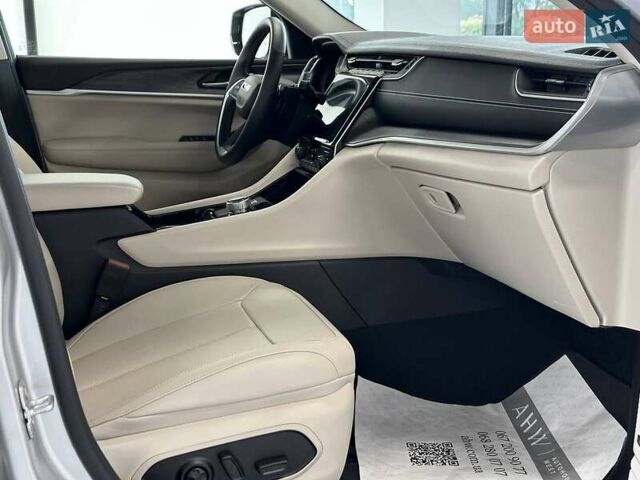 Сірий Джип Grand Cherokee, об'ємом двигуна 3.6 л та пробігом 1 тис. км за 53000 $, фото 52 на Automoto.ua