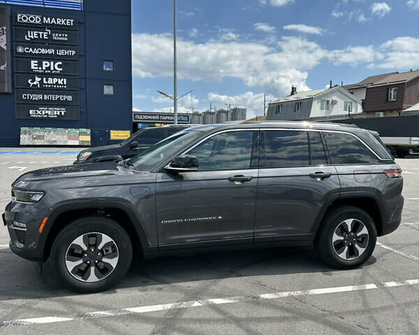 Серый Джип Гранд Чероки, объемом двигателя 2 л и пробегом 20 тыс. км за 50000 $, фото 2 на Automoto.ua