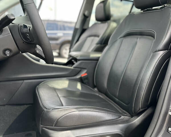 Серый Джип Гранд Чероки, объемом двигателя 2 л и пробегом 20 тыс. км за 50000 $, фото 14 на Automoto.ua