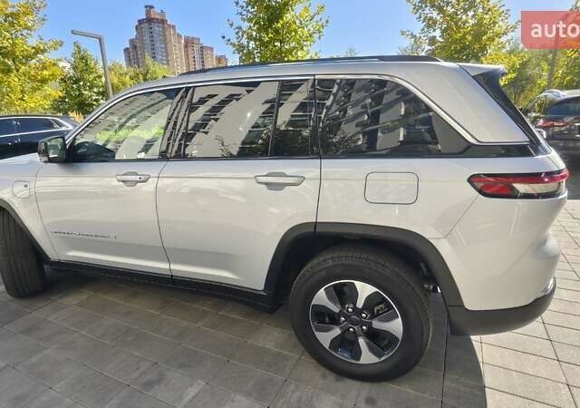 Серый Джип Гранд Чероки, объемом двигателя 2 л и пробегом 48 тыс. км за 48700 $, фото 18 на Automoto.ua