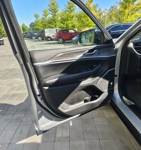 Серый Джип Гранд Чероки, объемом двигателя 2 л и пробегом 48 тыс. км за 48700 $, фото 50 на Automoto.ua