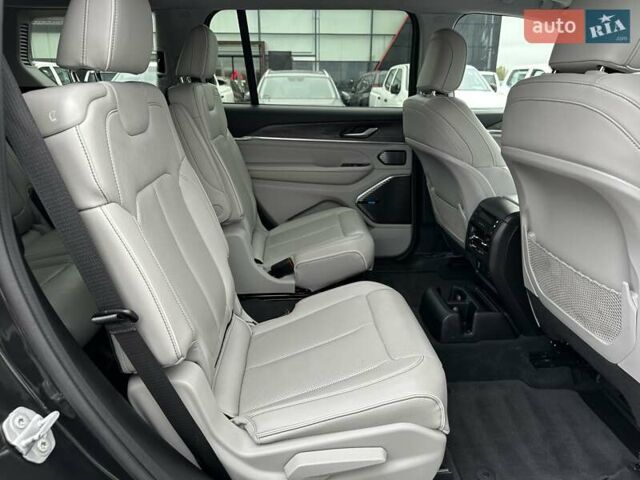 Серый Джип Гранд Чероки, объемом двигателя 3.6 л и пробегом 32 тыс. км за 43900 $, фото 33 на Automoto.ua