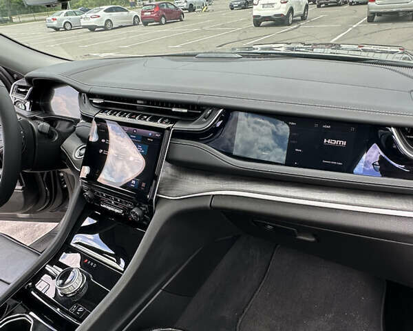 Серый Джип Гранд Чероки, объемом двигателя 2 л и пробегом 20 тыс. км за 50000 $, фото 26 на Automoto.ua