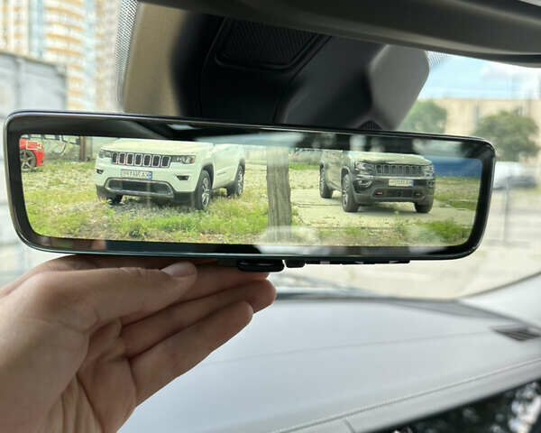 Серый Джип Гранд Чероки, объемом двигателя 2 л и пробегом 20 тыс. км за 50000 $, фото 31 на Automoto.ua