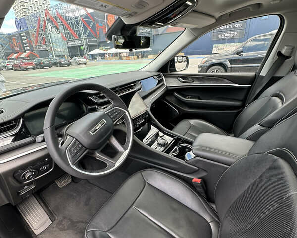 Серый Джип Гранд Чероки, объемом двигателя 2 л и пробегом 20 тыс. км за 50000 $, фото 16 на Automoto.ua