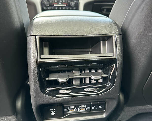 Серый Джип Гранд Чероки, объемом двигателя 2 л и пробегом 20 тыс. км за 50000 $, фото 20 на Automoto.ua