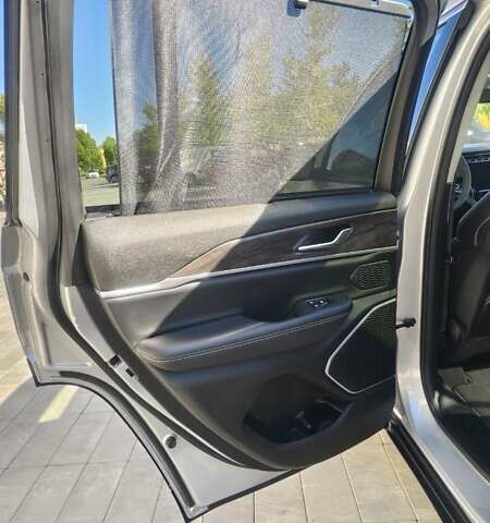 Серый Джип Гранд Чероки, объемом двигателя 2 л и пробегом 48 тыс. км за 48700 $, фото 62 на Automoto.ua