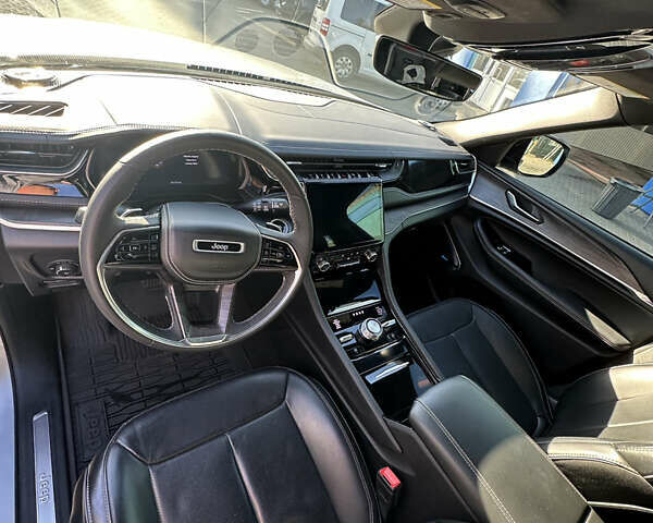 Джип Гранд Чероки 2022 в Полтаве на Automoto.ua Серый Джип Гранд Чероки, объемом двигателя 3.6 л и пробегом 34 тыс. км за 63000 $, фото 6 на Automoto.ua