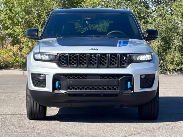 Серый Джип Гранд Чероки, объемом двигателя 0 л и пробегом 20 тыс. км за 18700 $, фото 1 на Automoto.ua