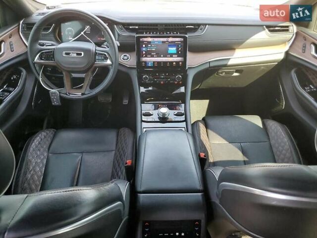 Серый Джип Гранд Чероки, объемом двигателя 5.65 л и пробегом 69 тыс. км за 27000 $, фото 4 на Automoto.ua