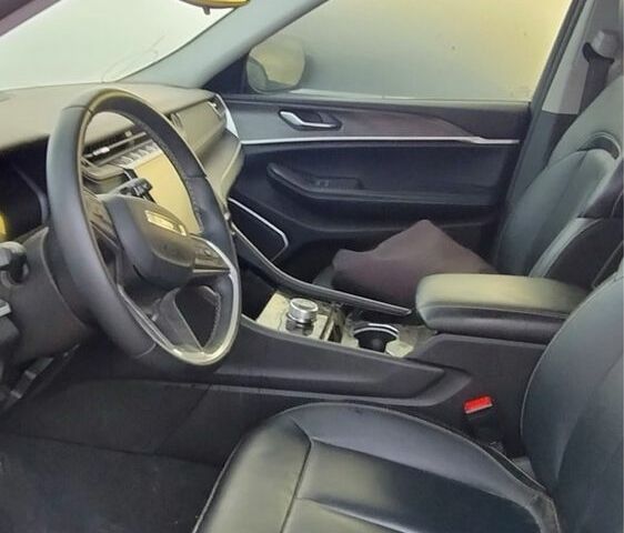 Серый Джип Гранд Чероки, объемом двигателя 0 л и пробегом 40 тыс. км за 28700 $, фото 4 на Automoto.ua