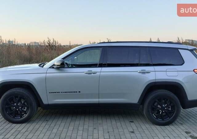 Джип Гранд Чероки 2023 в Луцке на Automoto.ua Серый Джип Гранд Чероки, объемом двигателя 3.6 л и пробегом 19 тыс. км за 35500 $, фото 6 на Automoto.ua