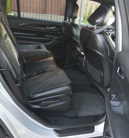 Джип Гранд Чероки 2023 в Луцке на Automoto.ua Серый Джип Гранд Чероки, объемом двигателя 3.6 л и пробегом 19 тыс. км за 35500 $, фото 16 на Automoto.ua