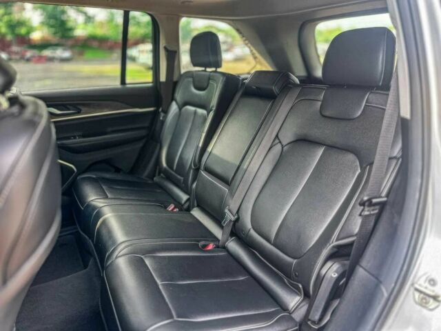 Сірий Джип Grand Cherokee, об'ємом двигуна 2 л та пробігом 10 тис. км за 18700 $, фото 11 на Automoto.ua