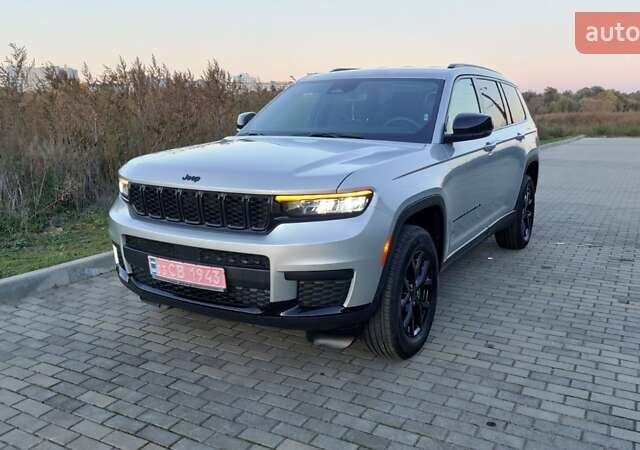 Джип Гранд Чероки 2023 в Луцке на Automoto.ua Серый Джип Гранд Чероки, объемом двигателя 3.6 л и пробегом 19 тыс. км за 35500 $, фото 8 на Automoto.ua