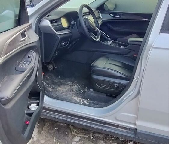 Серый Джип Гранд Чероки, объемом двигателя 0 л и пробегом 40 тыс. км за 28700 $, фото 5 на Automoto.ua