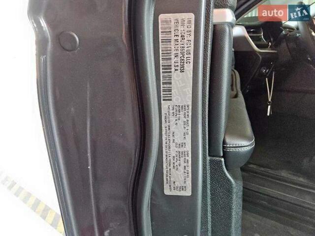Серый Джип Гранд Чероки, объемом двигателя 2 л и пробегом 87 тыс. км за 14850 $, фото 12 на Automoto.ua