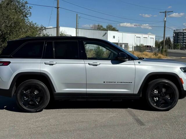 Серый Джип Гранд Чероки, объемом двигателя 0 л и пробегом 20 тыс. км за 18700 $, фото 7 на Automoto.ua