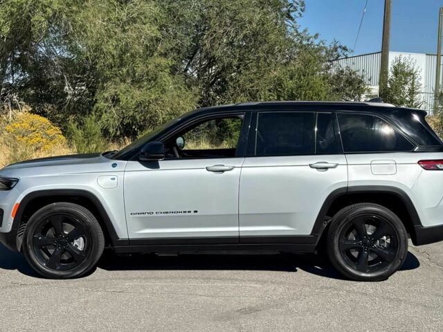 Серый Джип Гранд Чероки, объемом двигателя 0 л и пробегом 20 тыс. км за 18700 $, фото 3 на Automoto.ua