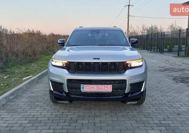 Джип Гранд Чероки 2023 в Луцке на Automoto.ua Серый Джип Гранд Чероки, объемом двигателя 3.6 л и пробегом 19 тыс. км за 35500 $, фото 12 на Automoto.ua