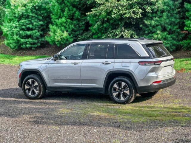 Сірий Джип Grand Cherokee, об'ємом двигуна 2 л та пробігом 10 тис. км за 18700 $, фото 4 на Automoto.ua