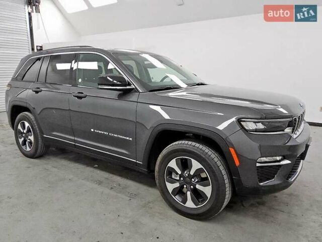 Серый Джип Гранд Чероки, объемом двигателя 2 л и пробегом 87 тыс. км за 14850 $, фото 3 на Automoto.ua