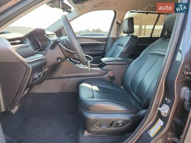Джип Гранд Чероки 2023 в Черкассах на Automoto.ua Серый Джип Гранд Чероки, объемом двигателя 3.6 л и пробегом 24 тыс. км за 13900 $, фото 6 на Automoto.ua