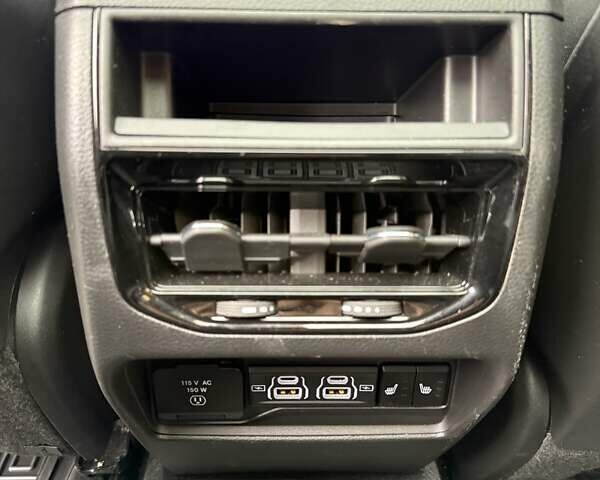 Серый Джип Гранд Чероки, объемом двигателя 2 л и пробегом 43 тыс. км за 48500 $, фото 23 на Automoto.ua