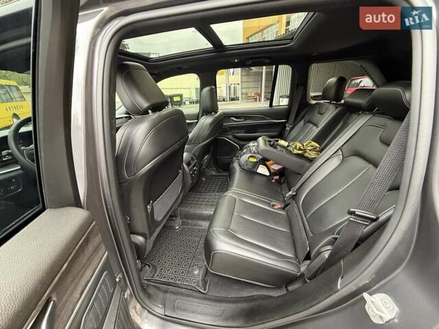 Серый Джип Гранд Чероки, объемом двигателя 2 л и пробегом 43 тыс. км за 48500 $, фото 27 на Automoto.ua