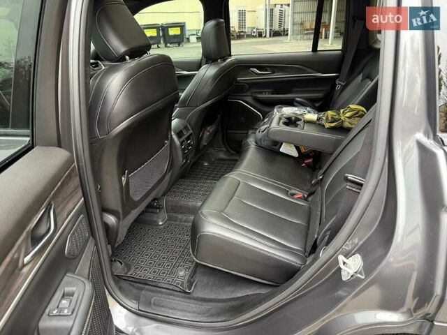 Серый Джип Гранд Чероки, объемом двигателя 2 л и пробегом 43 тыс. км за 48500 $, фото 24 на Automoto.ua