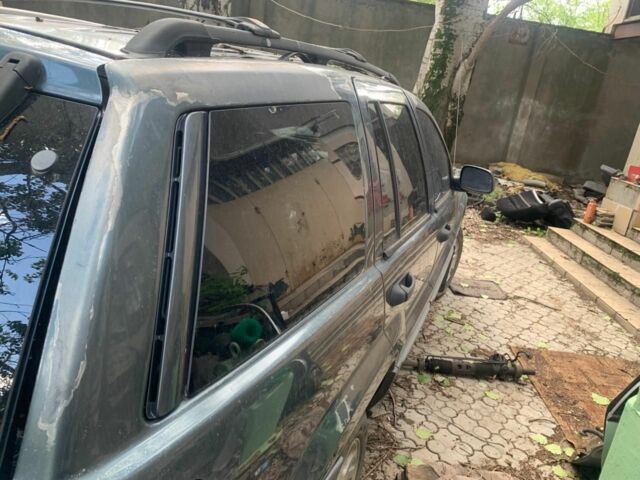 Синий Джип Гранд Чероки, объемом двигателя 4 л и пробегом 200 тыс. км за 3700 $, фото 5 на Automoto.ua