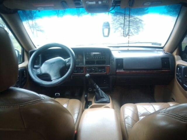 Синий Джип Гранд Чероки, объемом двигателя 2.5 л и пробегом 320 тыс. км за 2300 $, фото 4 на Automoto.ua